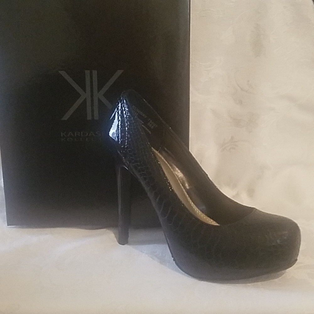 Kardashian Black Snakeskin Heels Size 7.5